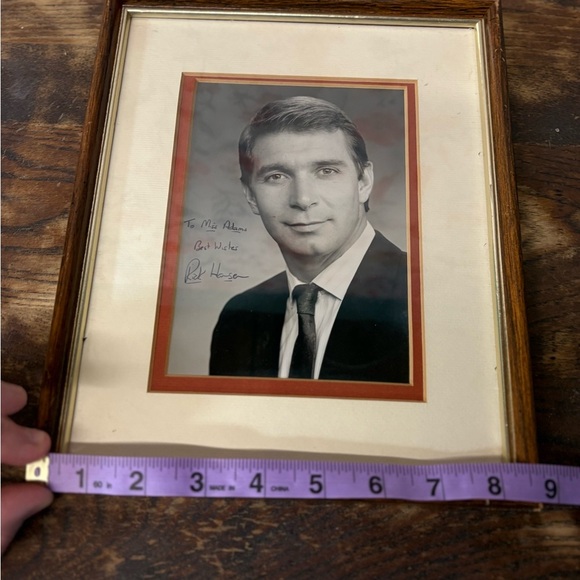 Framed Black and White Autographed Rick Hansen Portrait - Picture 4 of 5